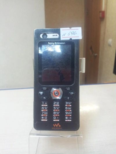 Лот: 8683171. Фото: 1. №596 . Телефон Sony Ericsson W880i... Кнопочные мобильные телефоны
