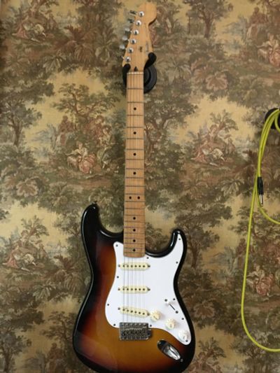 Лот: 19421742. Фото: 1. Гитара Fender Stratocaster Japan. Гитары