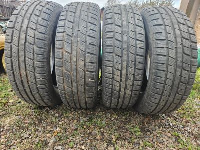 Лот: 24558472. Фото: 1. Автошины зимние нешипованные бу... Шины