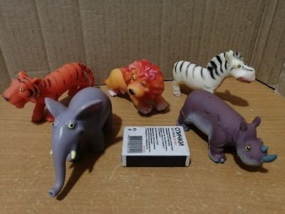Лот: 16412627. Фото: 1. Звери резиновые. Забрать край... Другое (игрушки)