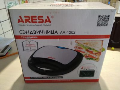 Лот: 11654327. Фото: 1. Сэндвичница ARESA AR-1202. Кухонная