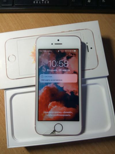 Лот: 13446339. Фото: 1. Iphone SE 16. Смартфоны