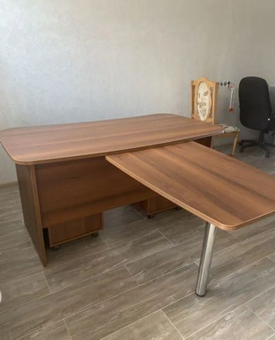 Лот: 16554175. Фото: 1. Стол. Компьютерные и письменные столы