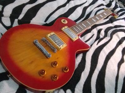 Лот: 20425050. Фото: 1. Электрогитара Mavis Les Paul. Гитары