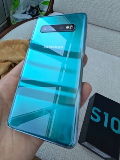 Лот: 22850457. Фото: 1. Samsung s10. Смартфоны