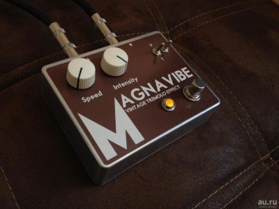 Лот: 9844280. Фото: 1. Magnavibe tremolo effect. Гитарные эффекты и комбоусилители
