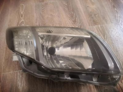 Лот: 16611272. Фото: 1. Фара правая Toyota corolla fielder... Оптика и освещение