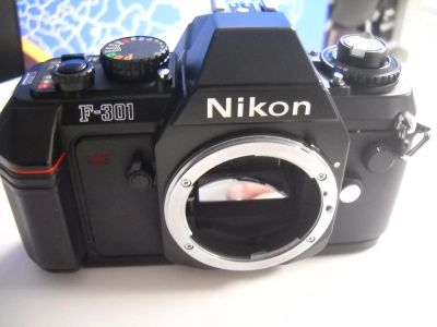 Лот: 11123069. Фото: 1. Nikon 301 пленочный фотоаппарат. Плёночные зеркальные