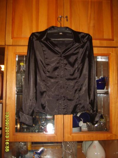 Лот: 3500742. Фото: 1. Атласная блузка черная, мегастильная... Блузы, рубашки