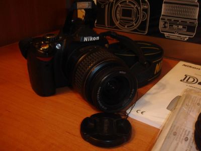 Лот: 4624843. Фото: 1. Зеркальная цифровая фотокамера... Цифровые зеркальные