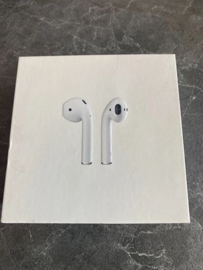 Лот: 20615349. Фото: 1. Наушники Apple AirPods оригинальные. Наушники, гарнитуры