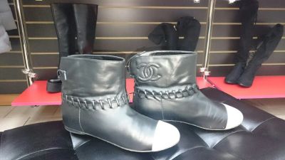 Лот: 6724259. Фото: 1. Весенние ботинки Chanel, натуральная... Ботинки, полуботинки