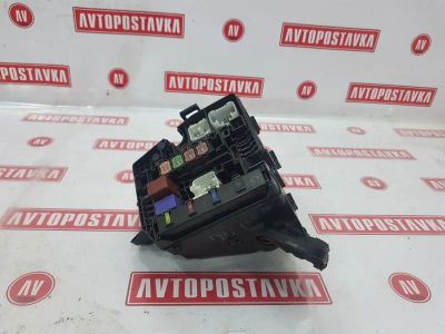 Лот: 20899033. Фото: 1. Блок предохранителей Toyota Vitz... Двигатель и элементы двигателя
