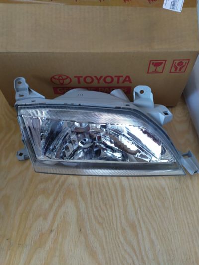Лот: 18657224. Фото: 1. Фара правая Toyota Corona Premio... Оптика и освещение