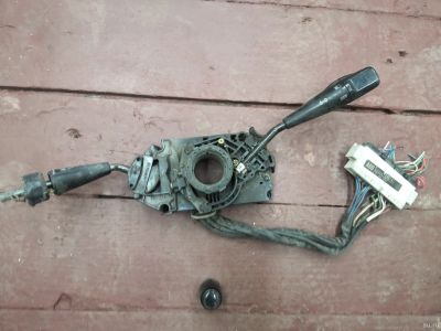 Лот: 16417588. Фото: 1. Переключатель поворотов Toyota... Электрооборудование