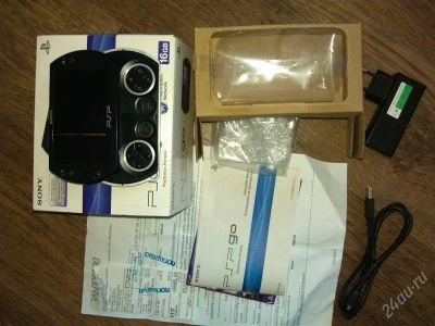 Лот: 2154383. Фото: 1. PSP go черная прошитая (Отличный... Игровые приставки, консоли