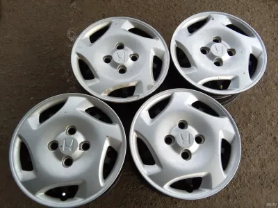 Лот: 24772144. Фото: 1. Колпаки R15 на автомобиль Honda... Колпаки
