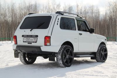 Лот: 13570314. Фото: 1. Бампер задний ВАЗ 21214, 21218... Кузов