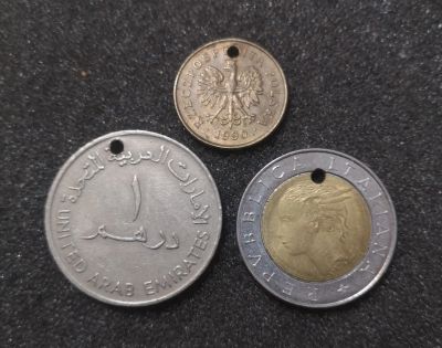Лот: 24578477. Фото: 1. Лот из 3 монет (с отверстиями). Европа