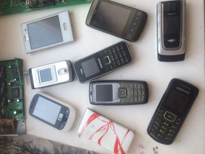Лот: 10911397. Фото: 1. Мобильные сотовые телефоны LG... Кнопочные мобильные телефоны