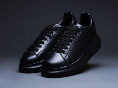 Лот: 13506239. Фото: 1. Alexander McQueen Lace-Up Sneaker... Кеды, кроссовки, слипоны