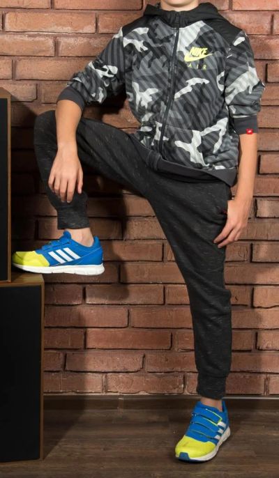 Лот: 7583251. Фото: 1. Спортивные штаны NIKE на мальчика... Спортивная одежда