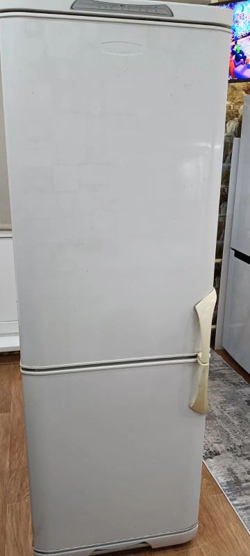 Лот: 24970573. Фото: 1. Холодильник Бирюса. Холодильники, морозильные камеры