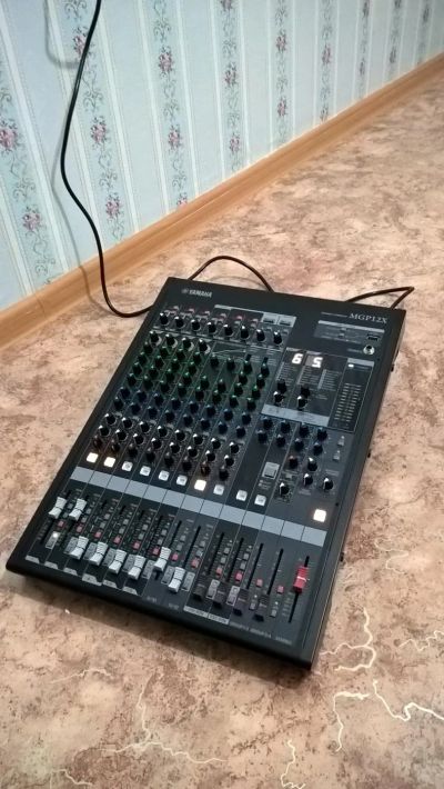 Лот: 6710378. Фото: 1. Микшерный пульт Yamaha MGP12x. Микшеры, предусилители, микрофонные эффекты