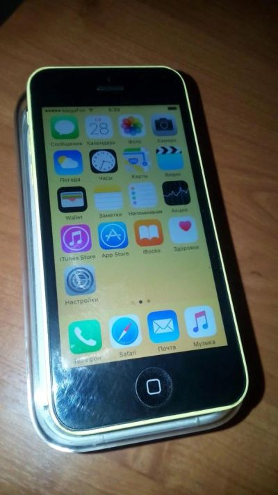 Лот: 6507385. Фото: 1. iPhone 5c 16 Gb. Смартфоны
