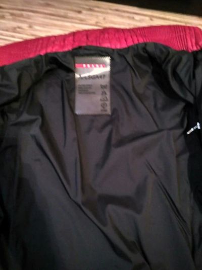 Лот: 10090551. Фото: 1. Продам куртку PRADA 100% Оригинал... Верхняя одежда