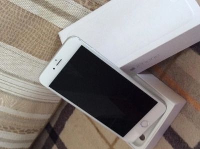 Лот: 5220836. Фото: 1. iPhone 6 plus 16 гиг серебряный... Смартфоны