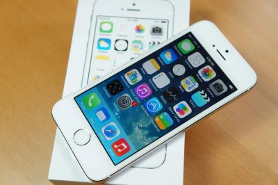 Лот: 6470635. Фото: 1. Обмен iPhone 5s белый 16гб. Смартфоны