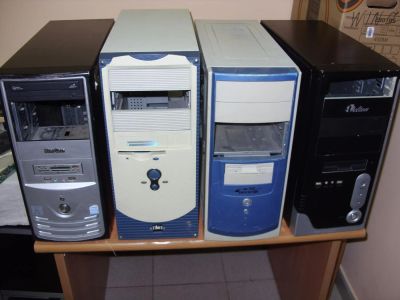 Лот: 6814984. Фото: 1. Продам четыре компьютерных корпуса... Корпуса, блоки питания