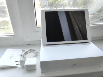 Лот: 14278969. Фото: 1. iPad 2017 128gb Wi-fi + Cellular. Планшеты