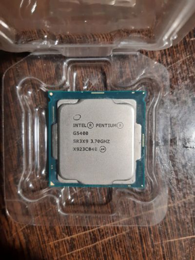 Лот: 23493915. Фото: 1. Процессор Pentium G5400. Процессоры