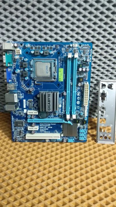 Лот: 20612567. Фото: 1. Материнская плата Gigabyte GA-G41MT-S2P. Материнские платы