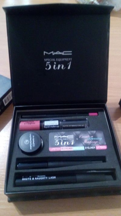 Лот: 12877545. Фото: 1. Подарочный набор косметики MAC... Макияж
