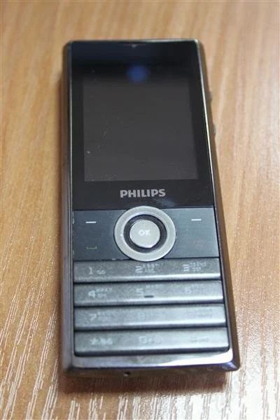 Лот: 2080716. Фото: 1. Philips Xenium X513 (серый). Кнопочные мобильные телефоны