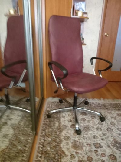Лот: 21378574. Фото: 1. Кресло руководителя новая мебельная... Стулья и кресла офисные
