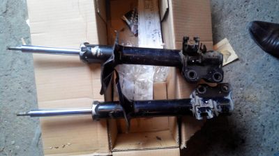 Лот: 7341907. Фото: 1. стойки nissan x-trail комплект... Ходовая, подвеска, рулевое управление