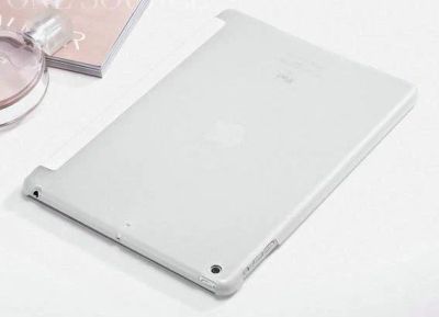 Лот: 4834836. Фото: 1. Чехол белый ультратонкий iPad... Чехлы, бамперы