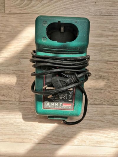 Лот: 25395620. Фото: 1. Зарядное для шуруповерта Makita. Другое (инструмент и расходные)