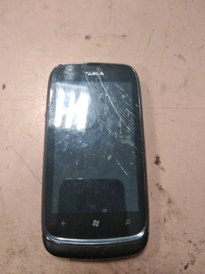 Лот: 12751705. Фото: 1. Nokia 610. Смартфоны
