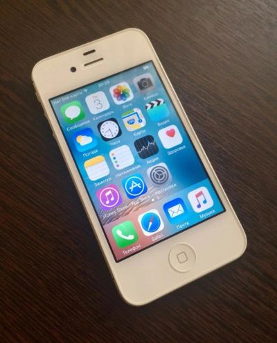 Лот: 9914143. Фото: 1. iPhone 4S White 8Gb. Смартфоны