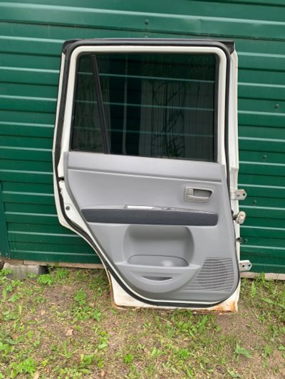 Лот: 25507894. Фото: 1. Двери для Mazda demio dy3w, белые... Кузов
