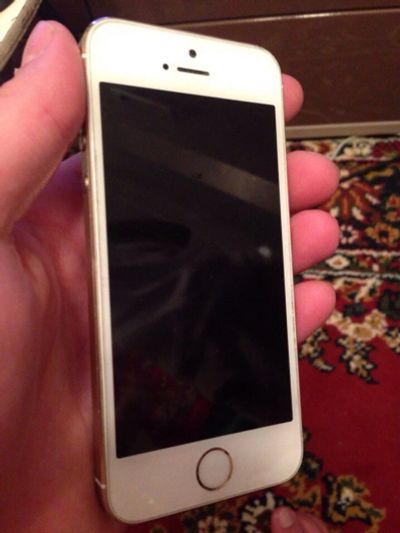 Лот: 6928710. Фото: 1. iPhone 5S 16gb gold. Смартфоны