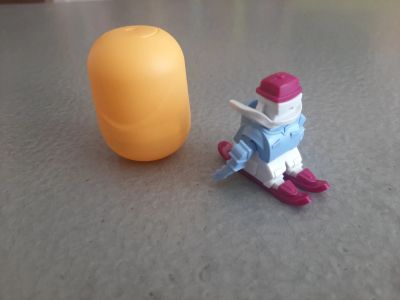 Лот: 20757466. Фото: 1. Лыжник из Kinder сюрприз. Игрушки