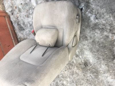 Лот: 13269483. Фото: 1. Правое переднее сидение Toyota. Кузов