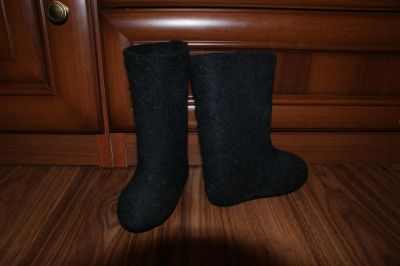 Лот: 3372689. Фото: 1. Детские валенки черного цвета... Валенки, угги, унты