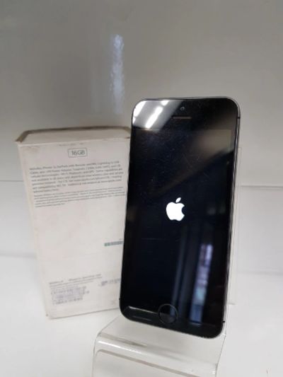 Лот: 15594606. Фото: 1. iPhone 5S 16GB Space Gray. Смартфоны